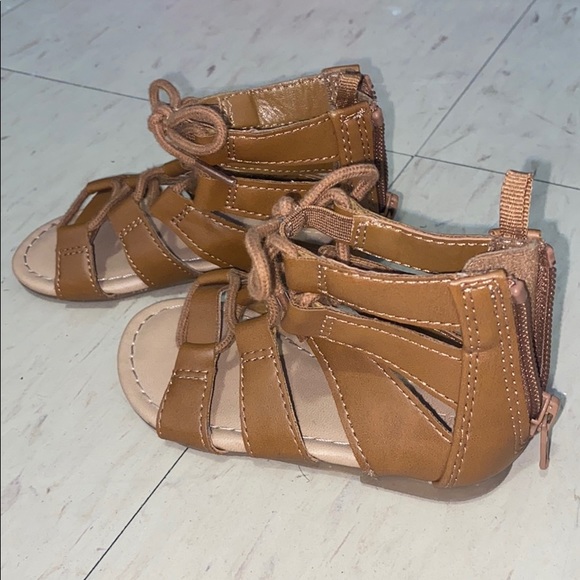2 pairs girls sandals - Picture 2 of 7